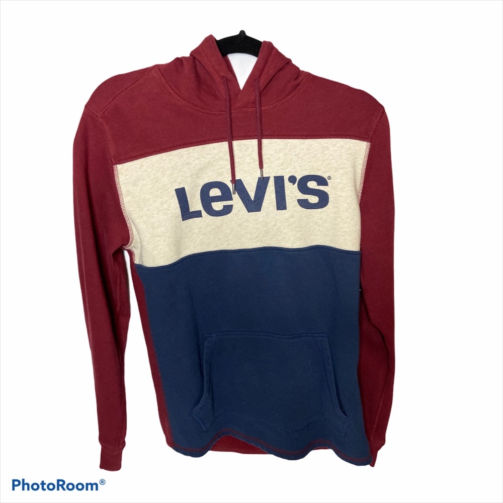 Levi’s sweatshirt